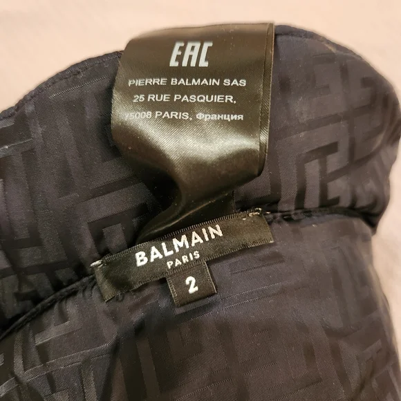 Balmain White and Black Reversible Logo Patterned Bucket Hat display picture 3
